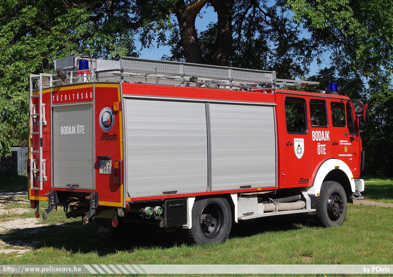 Mercedes-Benz 1222 Metz, Bodajki Önkéntes Tûzoltó Egyesület, fotó: PChris
Keywords: tûzoltó tûzoltóautó tûzoltóság magyar Magyarország ÖTE hungarian Hungary fire firetruck NLZ-966