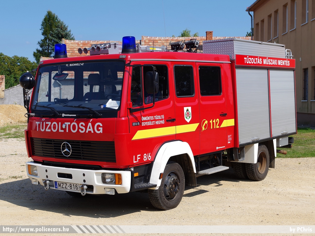 Mercedes 814 LF8/6, Önkéntes Tûzoltó Egyesület Hegykõ, fotó: PChris
Keywords: tûzoltó tûzoltóautó tûzoltóság magyar Magyarország ÖTE hungarian Hungary fire firetruck MZZ-816