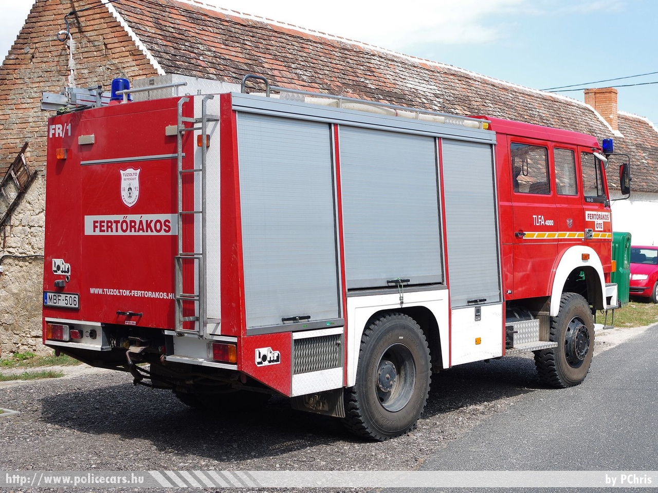 Iveco Magirus 160-23 AHW, Fertõrákosi Tûzoltó Egyesület, fotó: PChris
Keywords: tûzoltó tûzoltóautó tûzoltóság magyar Magyarország ÖTE hungarian Hungary fire firetruck MBF-506