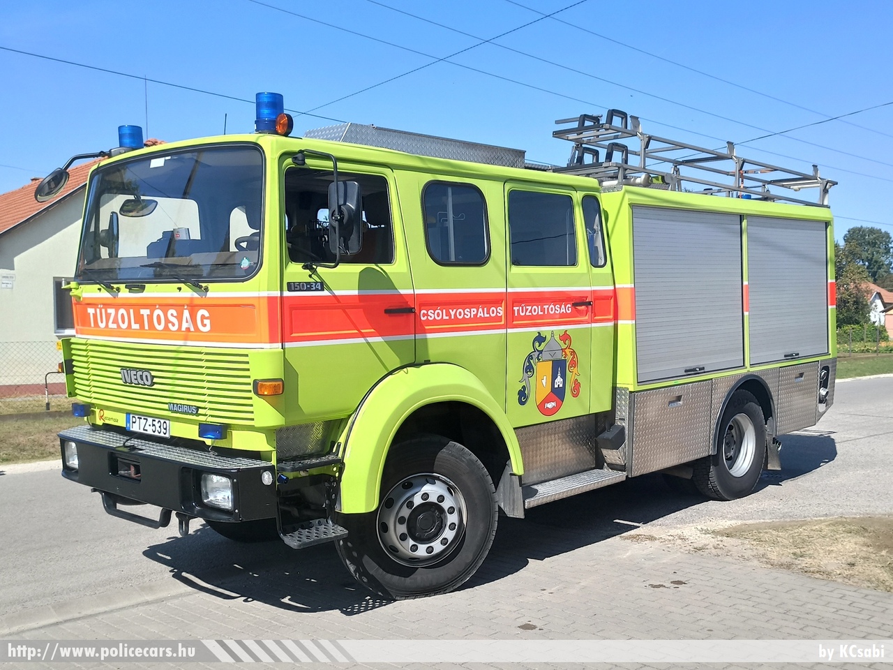 Iveco Magirus 150-34, Csólyospálos Önkéntes Tûzoltó Egyesület, fotó: KCsabi
Keywords: tûzoltó tûzoltóautó tûzoltóság magyar Magyarország ÖTE hungarian Hungary fire firetruck PTZ-539