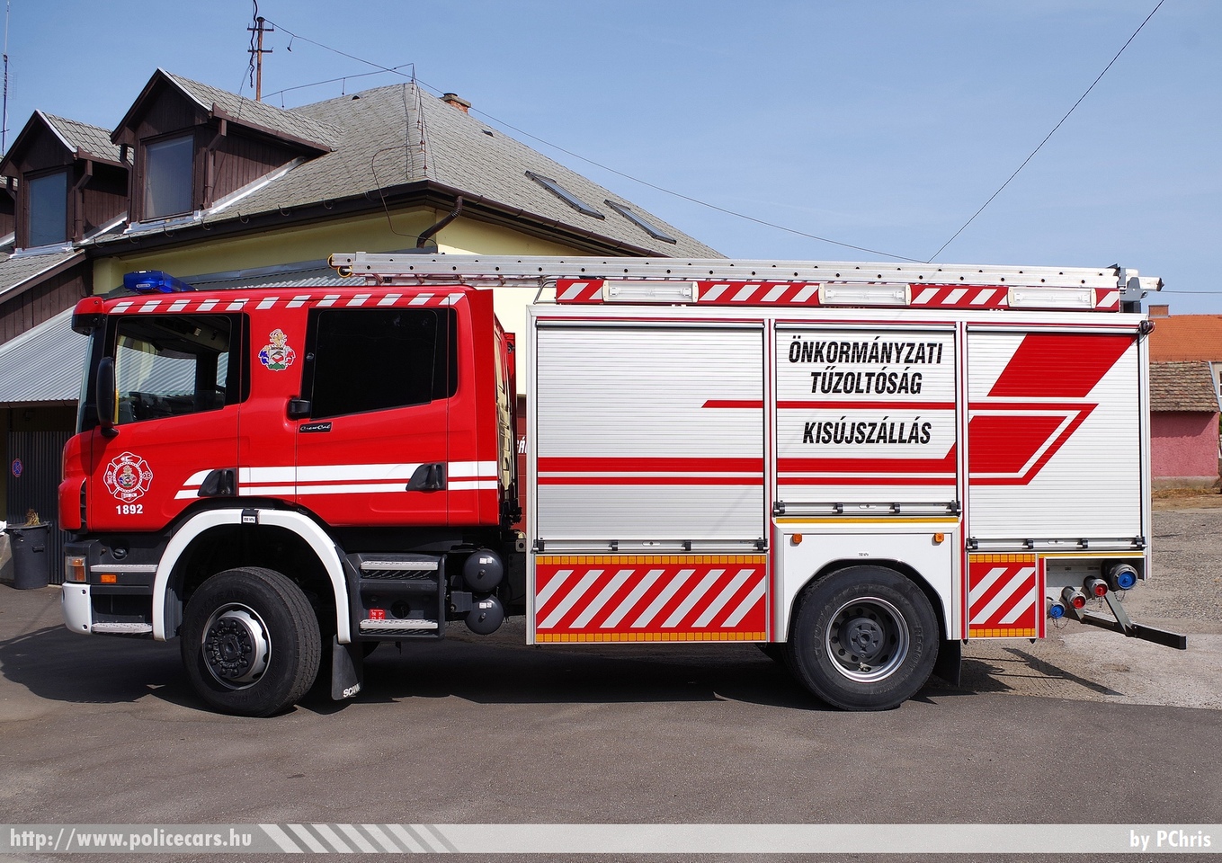 Scania P340, Kisújszállási Önkormányzati Tûzoltóparancsnokság, fotó: PChris
Keywords: tûzoltóautó tûzoltó ÖTP tûzoltóság magyar Magyarország fire firetruck Hungary hungarian SFT-232