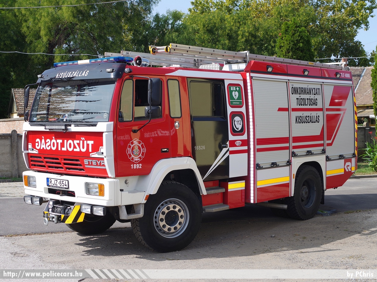 Steyr 16S26 Rosenbauer, Kisújszállási Önkormányzati Tûzoltóparancsnokság, fotó: PChris
Keywords: tûzoltóautó tûzoltó ÖTP tûzoltóság magyar Magyarország fire firetruck Hungary hungarian RJZ-654