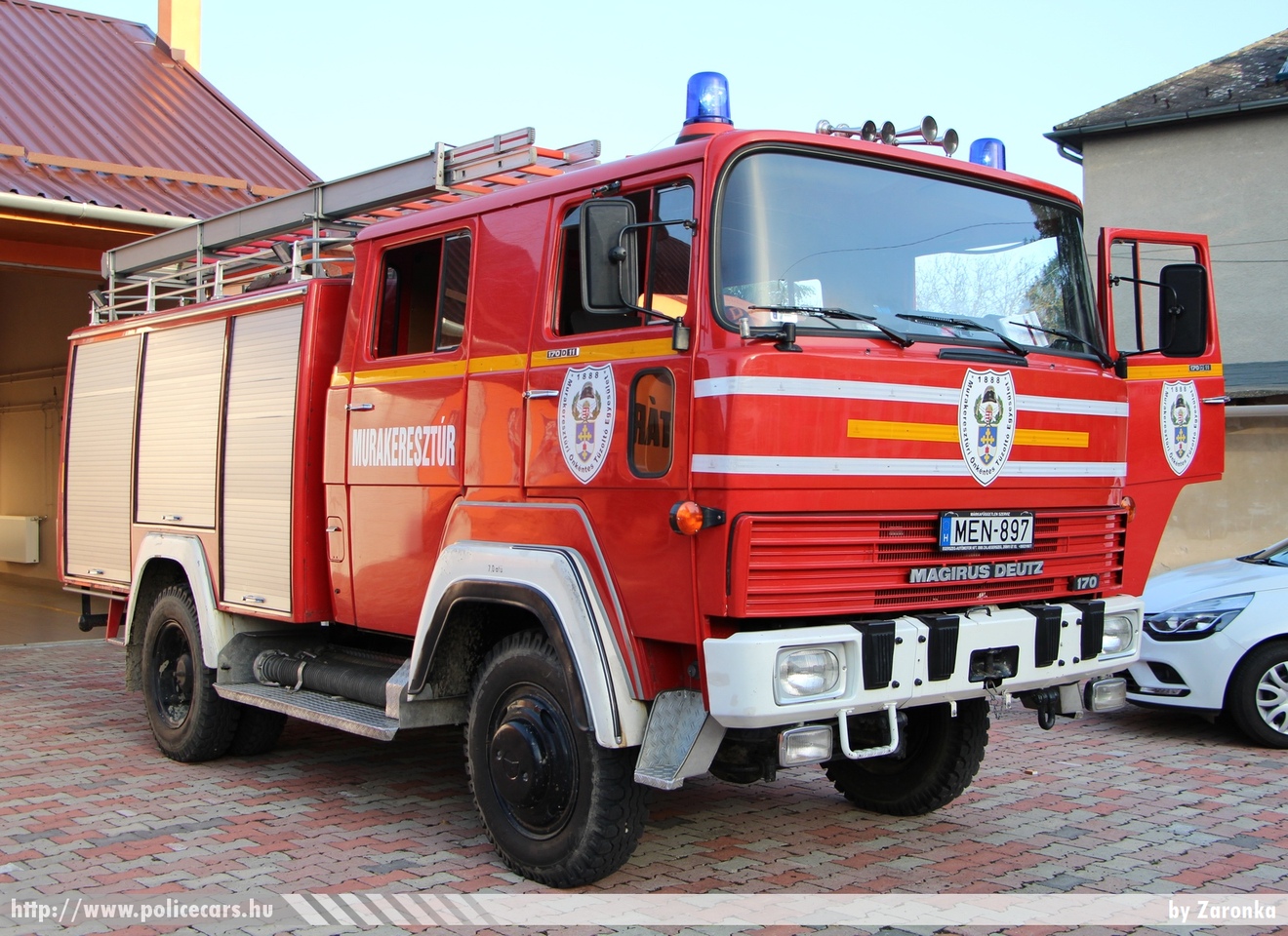Magirus Deutz 170D11, Murakeresztúri Önkéntes Tûzoltó Egyesület, fotó: Zaronka
Keywords: tûzoltó tûzoltóautó tûzoltóság magyar Magyarország ÖTE hungarian Hungary fire firetruck MEN-897