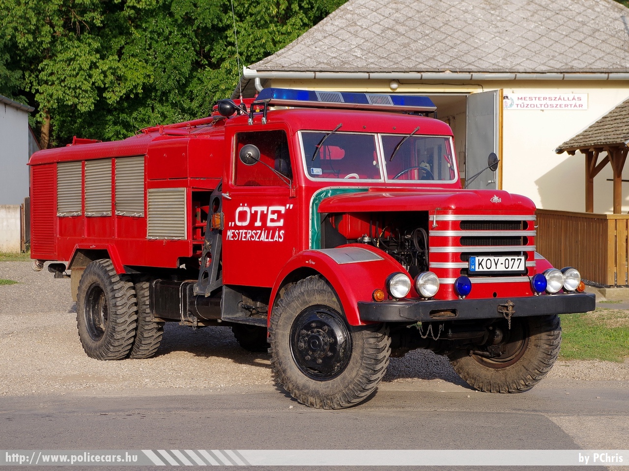 Csepel D-346.07-3 FMG 68M, Mesterszállási Községi Tûzoltó Egyesület, fotó: PChris
Keywords: tûzoltó tûzoltóautó tûzoltóság magyar Magyarország ÖTE hungarian Hungary fire firetruck KOY-077