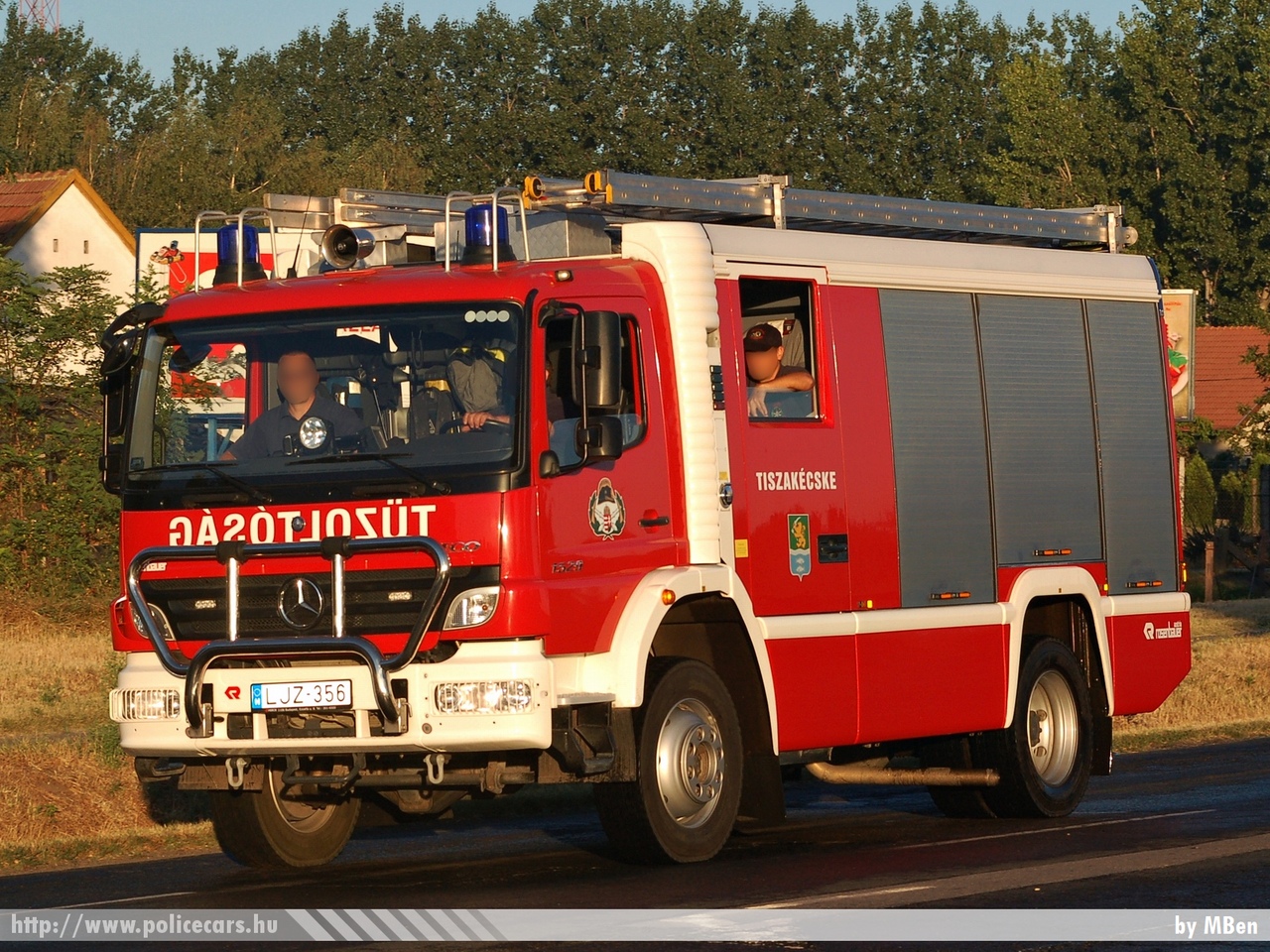Mercedes-Benz Atego 1529, Tiszakécskei Önkormányzati Tûzoltóparancsnokság, fotó: MBen
Keywords: tûzoltóautó tûzoltó ÖTP tûzoltóság magyar Magyarország fire firetruck Hungary hungarian LJZ-356