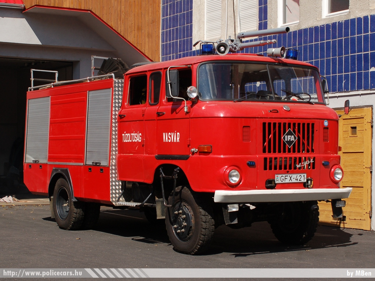 IFA W50L, Vasvári Önkormányzati Tûzoltóparancsnokság, fotó: MBen
Keywords: tûzoltóautó tûzoltó ÖTP tûzoltóság magyar Magyarország fire firetruck Hungary hungarian GFX-421