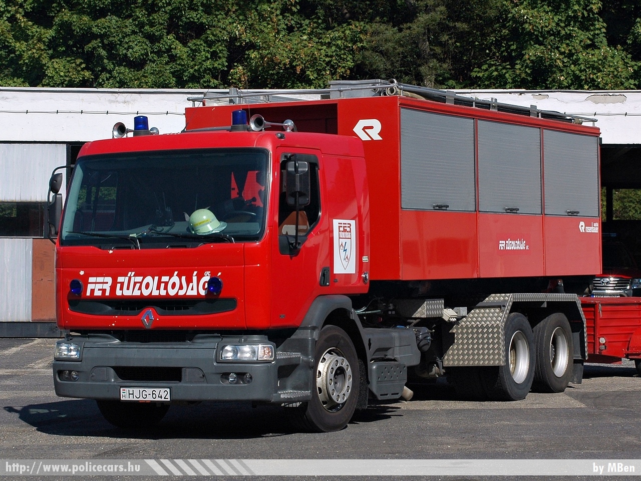 Renault Premium 340, FER Tûzoltóság KFT, Tiszaújváros, fotó: MBen
Keywords: létesítményi tûzoltó tûzoltóautó tûzoltóság magyar Magyarország fire firetruck Hungary hungarian HJG-642