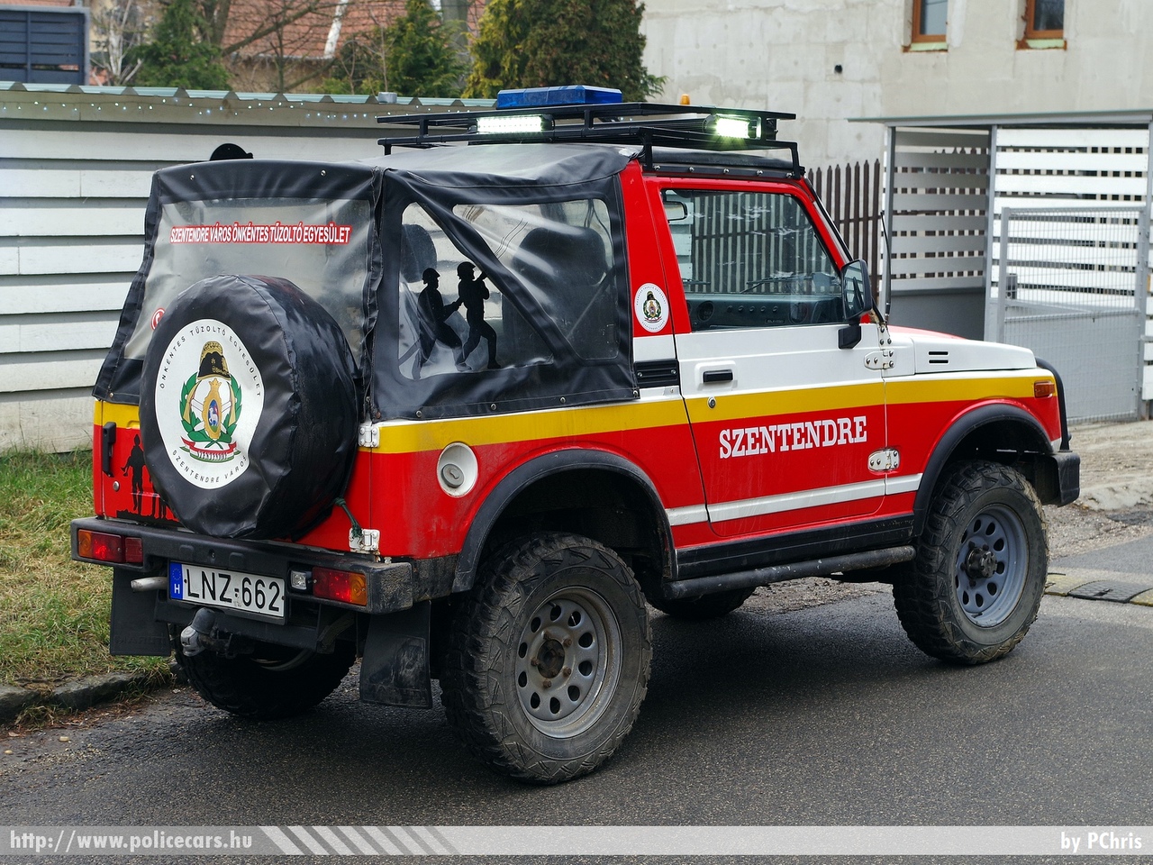 Suzuki Samurai SJ, Szentendre Város Önkéntes Tûzoltó Egyesület, fotó: PChris
Keywords: tûzoltó tûzoltóautó tûzoltóság magyar Magyarország ÖTE hungarian Hungary fire firetruck LNZ-662