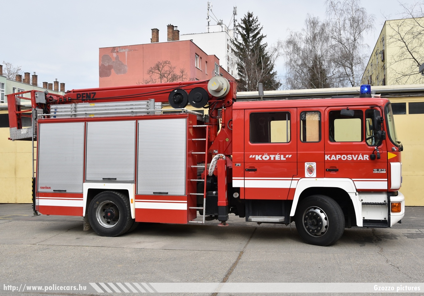 ÖAF 19-272, KÖTÉL Kaposvári Önkéntes Tûzoltó és Életmentõ Egyesület, fotó: Gzozzo pictures
Keywords: tûzoltó tûzoltóautó tûzoltóság magyar Magyarország ÖTE hungarian Hungary fire firetruck SGA-879