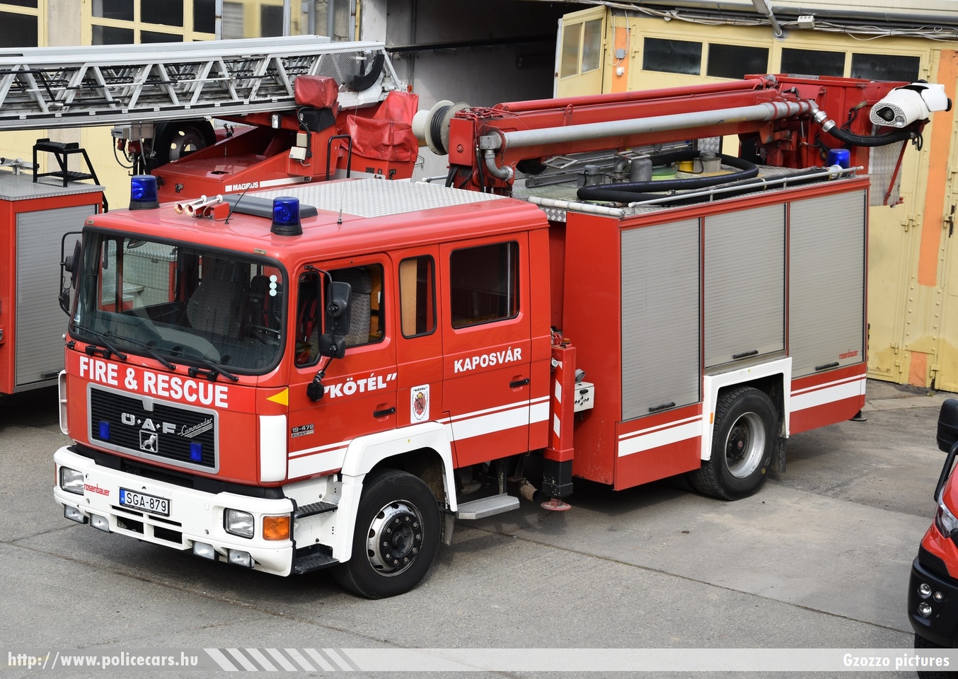 ÖAF 19-272, KÖTÉL Kaposvári Önkéntes Tûzoltó és Életmentõ Egyesület, fotó: Gzozzo pictures
Keywords: tûzoltó tûzoltóautó tûzoltóság magyar Magyarország ÖTE hungarian Hungary fire firetruck SGA-879