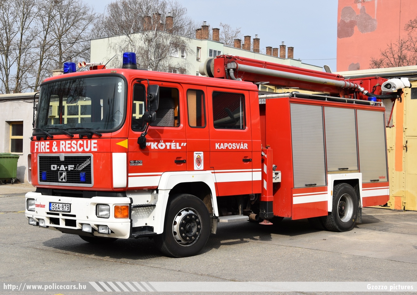 ÖAF 19-272, KÖTÉL Kaposvári Önkéntes Tûzoltó és Életmentõ Egyesület, fotó: Gzozzo pictures
Keywords: tûzoltó tûzoltóautó tûzoltóság magyar Magyarország ÖTE hungarian Hungary fire firetruck SGA-879