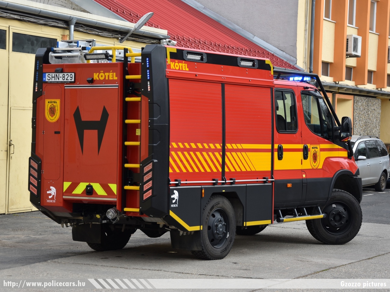 Iveco Daily 70S18W, KÖTÉL Kaposvári Önkéntes Tûzoltó és Életmentõ Egyesület, fotó: Gzozzo pictures
Keywords: tûzoltó tûzoltóautó tûzoltóság magyar Magyarország ÖTE hungarian Hungary fire firetruck SHN-829