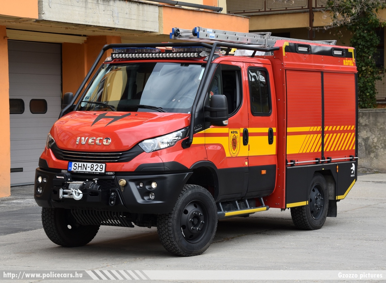 Iveco Daily 70S18W, KÖTÉL Kaposvári Önkéntes Tûzoltó és Életmentõ Egyesület, fotó: Gzozzo pictures
Keywords: tûzoltó tûzoltóautó tûzoltóság magyar Magyarország ÖTE hungarian Hungary fire firetruck SHN-829