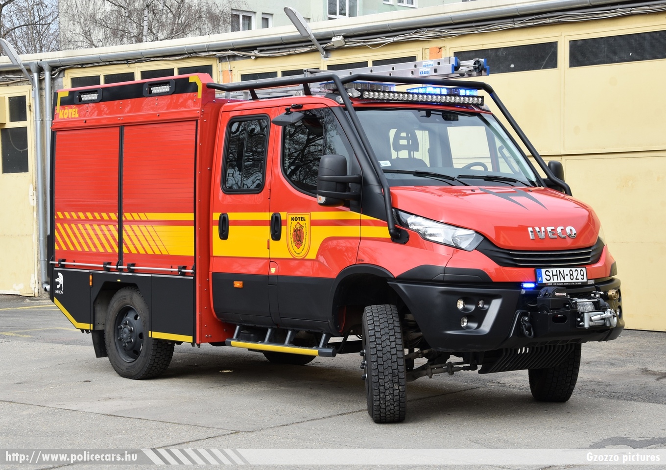 Iveco Daily 70S18W, KÖTÉL Kaposvári Önkéntes Tûzoltó és Életmentõ Egyesület, fotó: Gzozzo pictures
Keywords: tûzoltó tûzoltóautó tûzoltóság magyar Magyarország ÖTE hungarian Hungary fire firetruck SHN-829