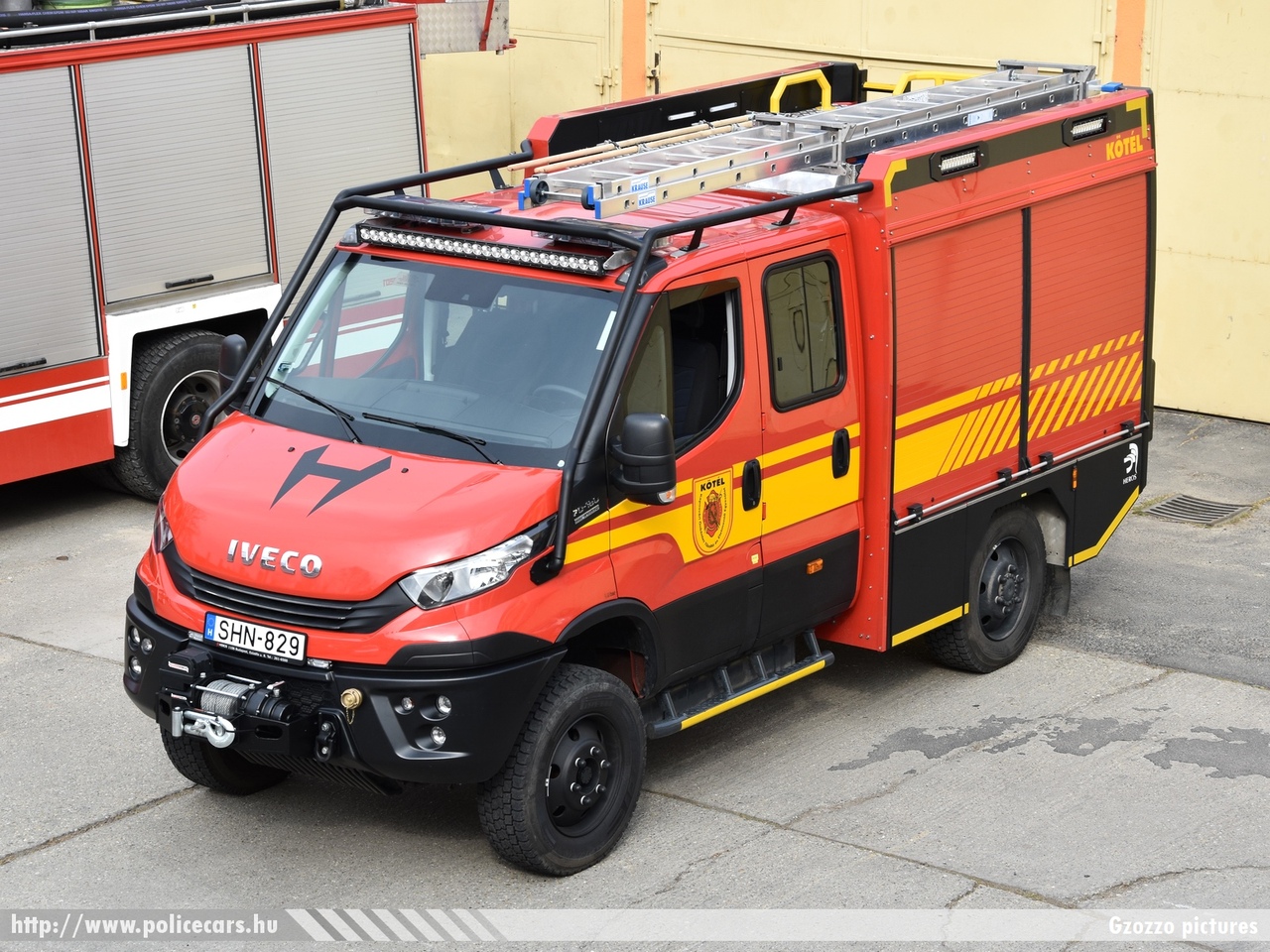 Iveco Daily 70S18W, KÖTÉL Kaposvári Önkéntes Tûzoltó és Életmentõ Egyesület, fotó: Gzozzo pictures
Keywords: tûzoltó tûzoltóautó tûzoltóság magyar Magyarország ÖTE hungarian Hungary fire firetruck SHN-829