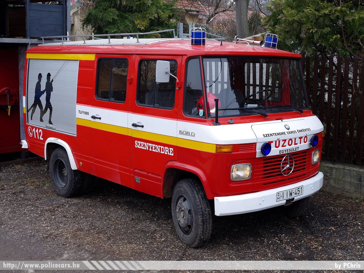Mercedes 608D TLF 1000, Szentendre Város Önkéntes Tûzoltó Egyesület, fotó: PChris
Keywords: tûzoltó tûzoltóautó tûzoltóság magyar Magyarország ÖTE hungarian Hungary fire firetruck IIW-451