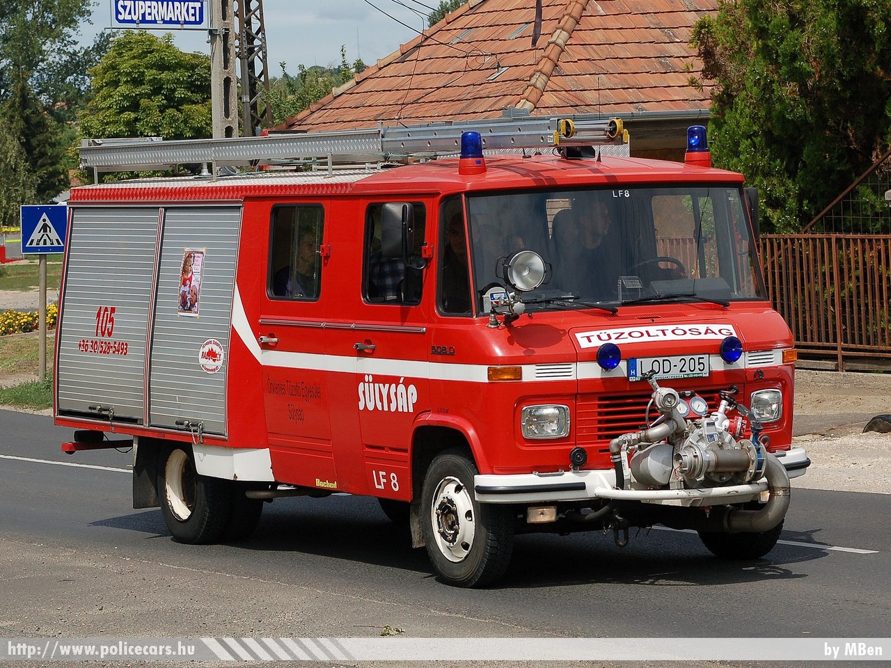 Mercedes-Benz 608D, Sülysápi Önkéntes Tûzoltó Egyesület, fotó: MBen
Keywords: tûzoltó tûzoltóautó tûzoltóság magyar Magyarország ÖTE hungarian Hungary fire firetruck LOD-205