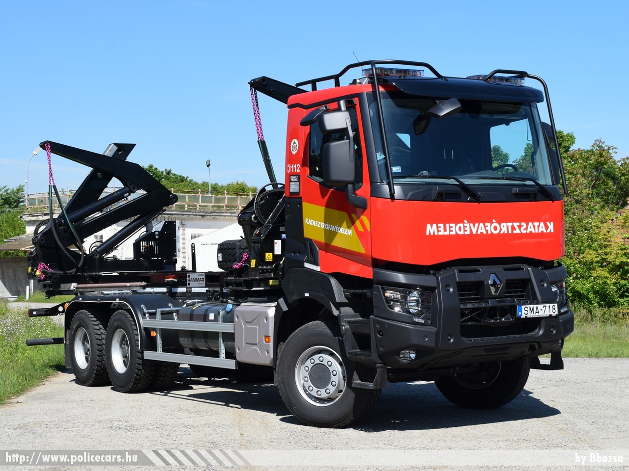 Renault, BM OKF Gazdasági Ellátó Központ, fotó: Bbazsa
Keywords: tûzoltóautó tûzoltó tûzoltóság magyar Magyarország katasztrófavédelem fire firetruck Hungary hungarian SMA-718
