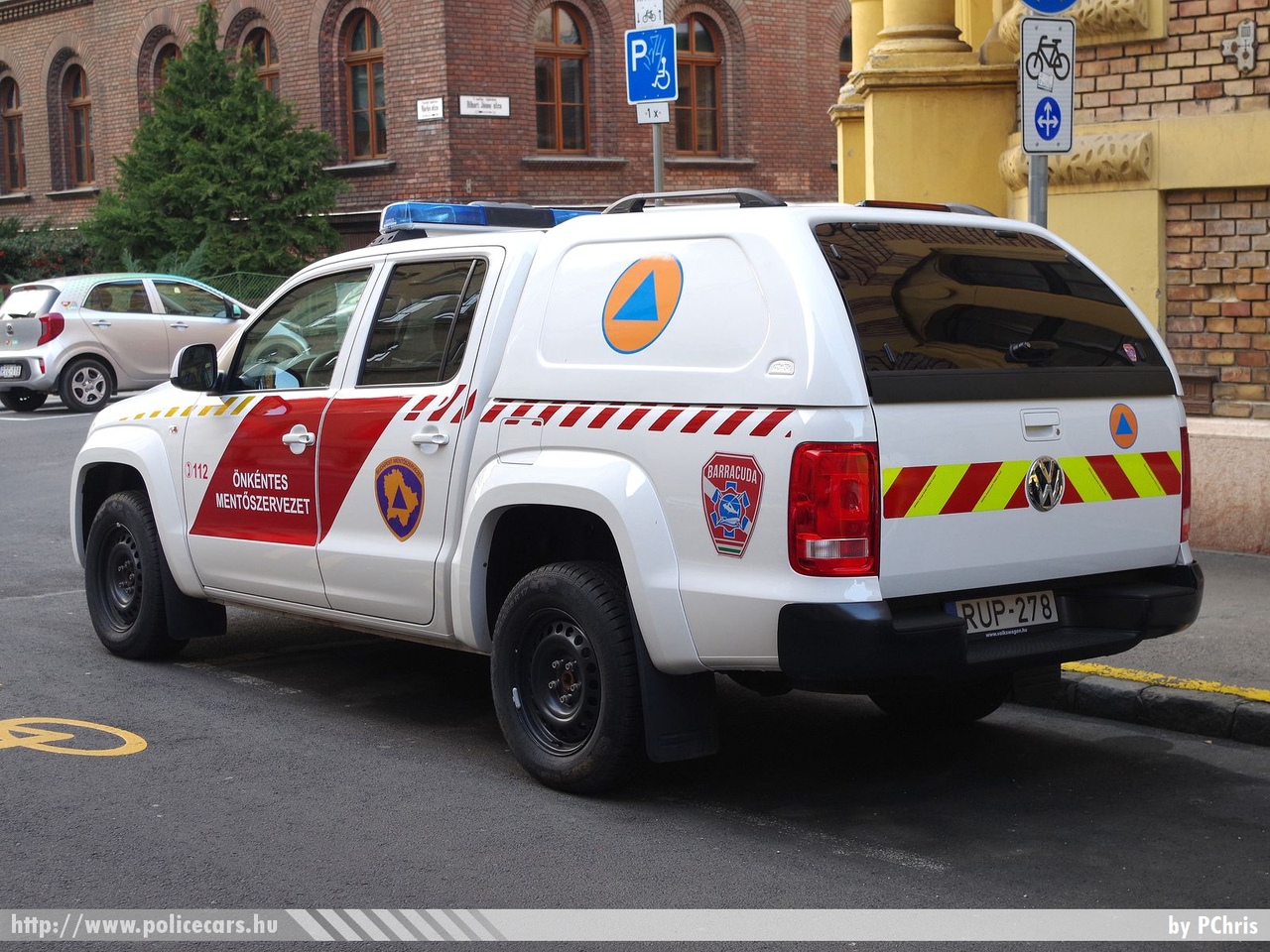 Volkswagen Amarok, Barracuda Katasztrófaelhárító és Speciális Mentõ Országos Egyesület, fotó: PChris
Keywords: tûzoltó tûzoltóautó tûzoltóság magyar Magyarország ÖTE hungarian Hungary fire firetruck RUP-278