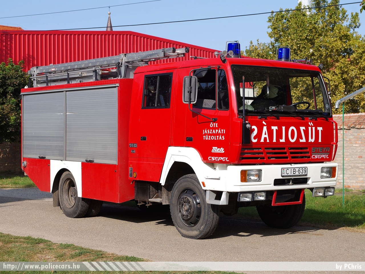 Steyr 13S23, Jászapáti Önkéntes Tûzoltó Egyesület, fotó: PChris
Keywords: tûzoltó tûzoltóautó tûzoltóság magyar Magyarország ÖTE hungarian Hungary fire firetruck CIB-639