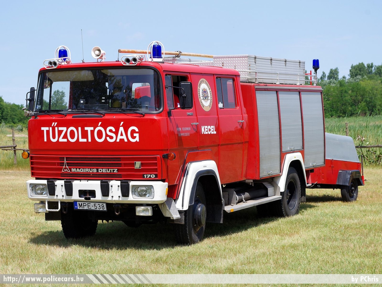 Magirus Deutz 170, Kecel Város Önkéntes Tûzoltó Egyesülete, fotó: PChris
Keywords: tûzoltó tûzoltóautó tûzoltóság magyar Magyarország ÖTE hungarian Hungary fire firetruck MPE-538