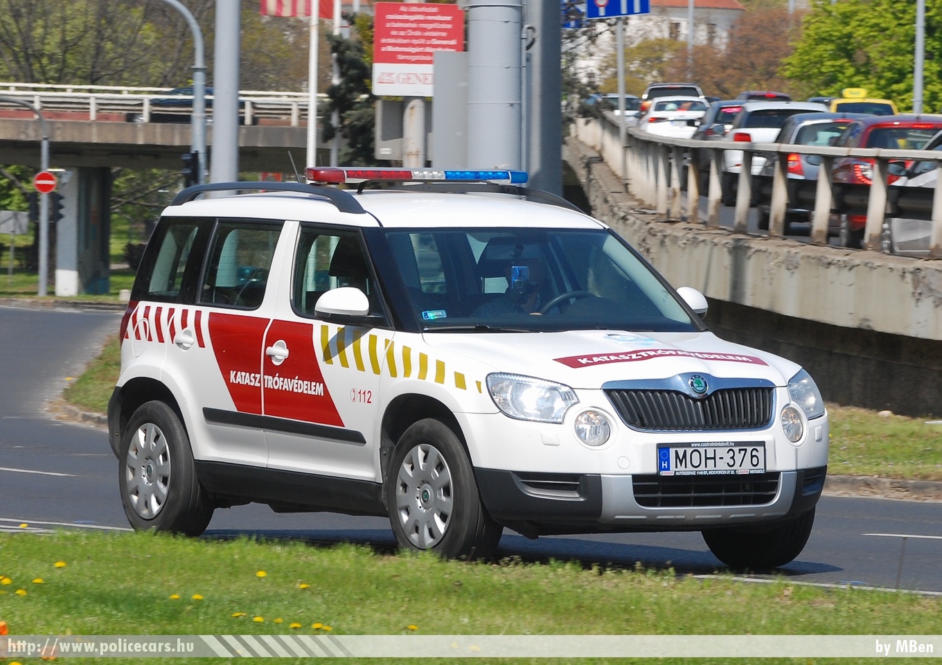 Skoda Yeti, fotó: MBen
Keywords: tûzoltóautó tûzoltó tûzoltóság magyar Magyarország katasztrófavédelem fire firetruck Hungary hungarian MOH-376