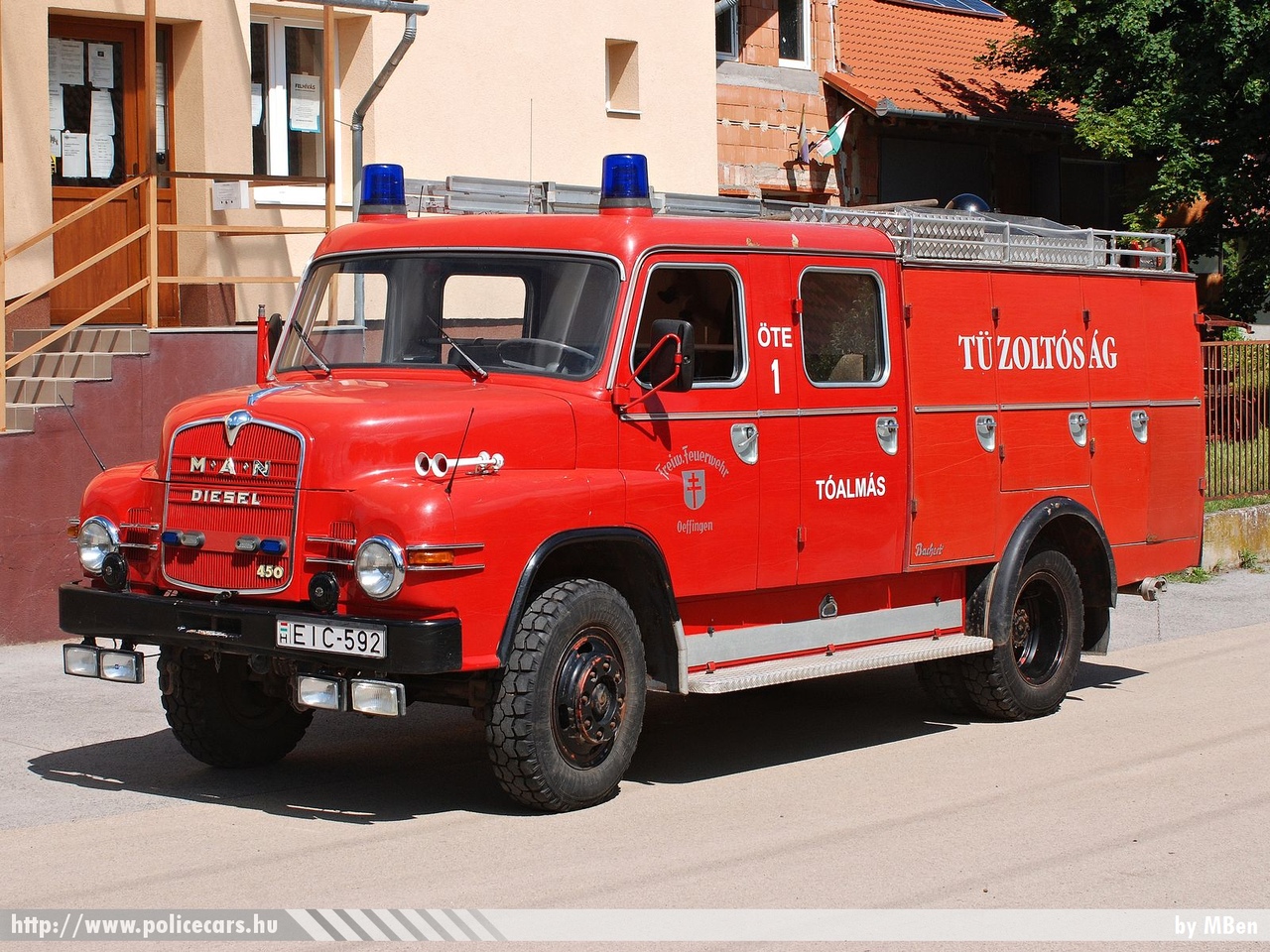 MAN 450 HA TLF 16, Tóalmási Önkéntes Tûzoltó Egyesület, fotó: MBen
Keywords: tûzoltó tûzoltóautó tûzoltóság magyar Magyarország ÖTE hungarian Hungary fire firetruck EIC-592