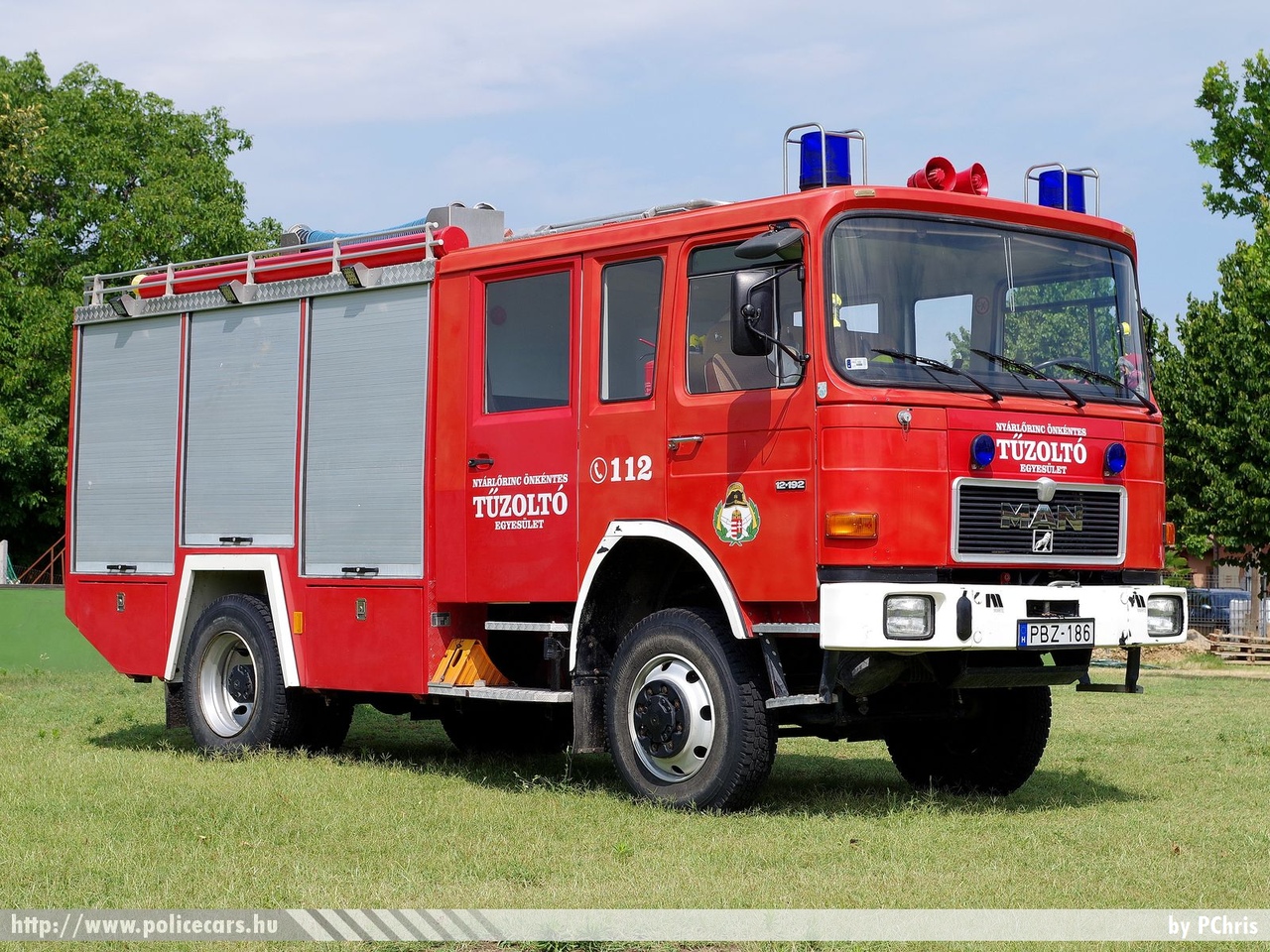 ÖAF 12.192, Nyárlõrinc Önkéntes Tûzoltó Egyesület, fotó: PChris
Keywords: tûzoltó tûzoltóautó tûzoltóság magyar Magyarország ÖTE hungarian Hungary fire firetruck PBZ-186