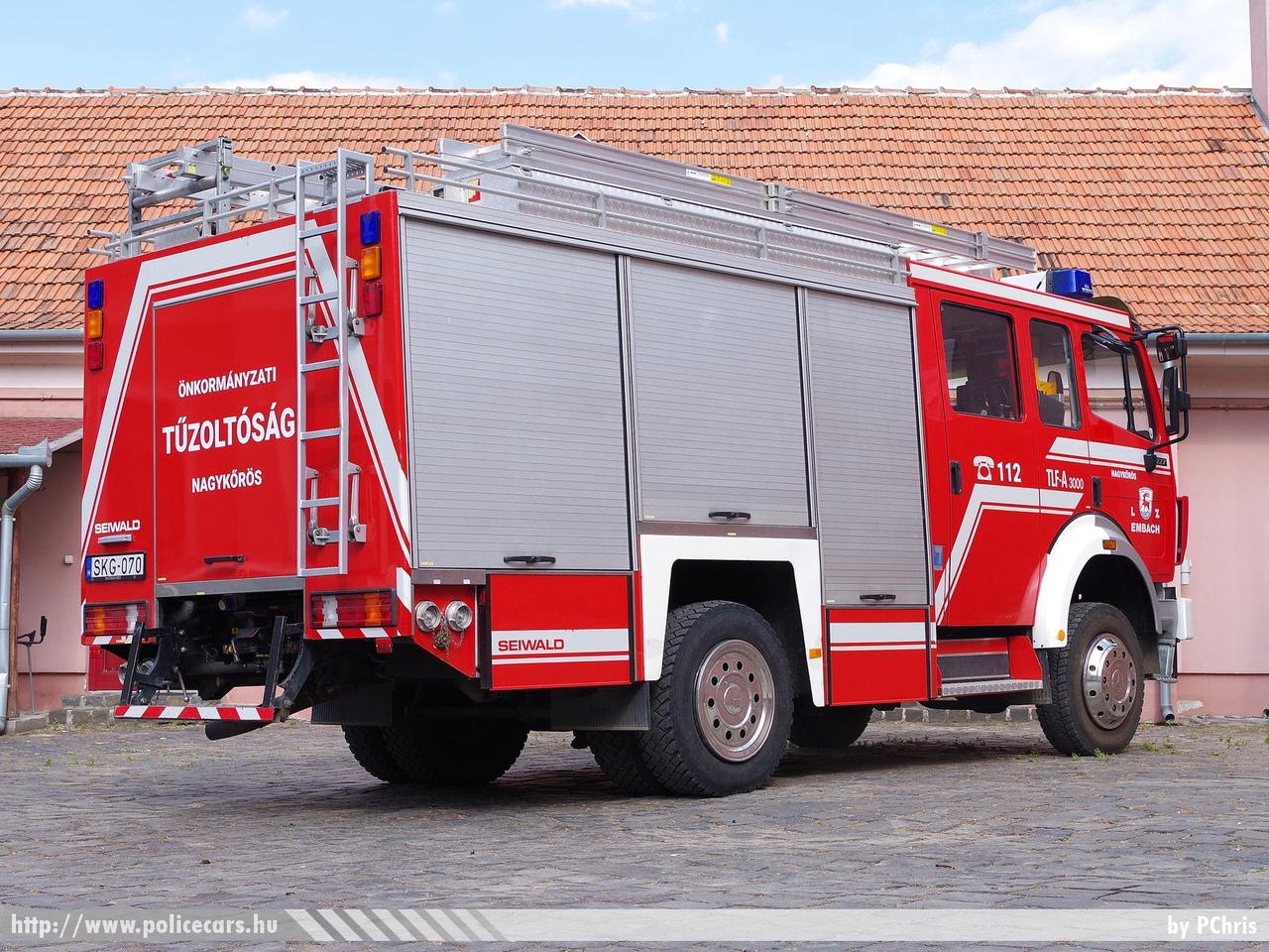 Mercedes 1227 TLF-A 3000 , Nagykõrösi Önkormányzati Tûzoltóparancsnokság, fotó: PChris
Keywords: tûzoltóautó tûzoltó ÖTP tûzoltóság magyar Magyarország fire firetruck Hungary hungarian SKG-070