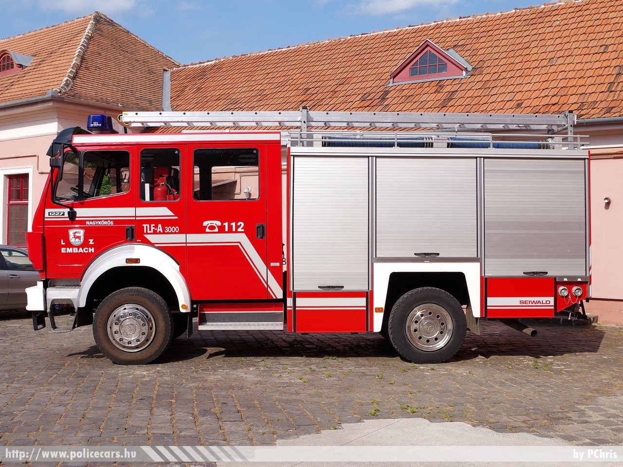 Mercedes 1227 TLF-A 3000 , Nagykõrösi Önkormányzati Tûzoltóparancsnokság, fotó: PChris
Keywords: tûzoltóautó tûzoltó ÖTP tûzoltóság magyar Magyarország fire firetruck Hungary hungarian SKG-070