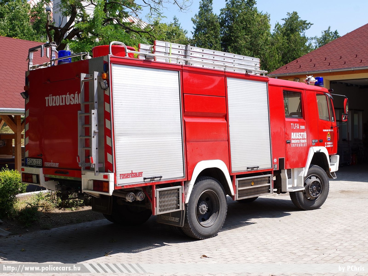 Steyr 12s21 4x4, Akasztó Község Önkéntes Tûzoltó Egyesülete, fotó: PChris
Keywords: tûzoltó tûzoltóautó tûzoltóság magyar Magyarország ÖTE hungarian Hungary fire firetruck PDK-223