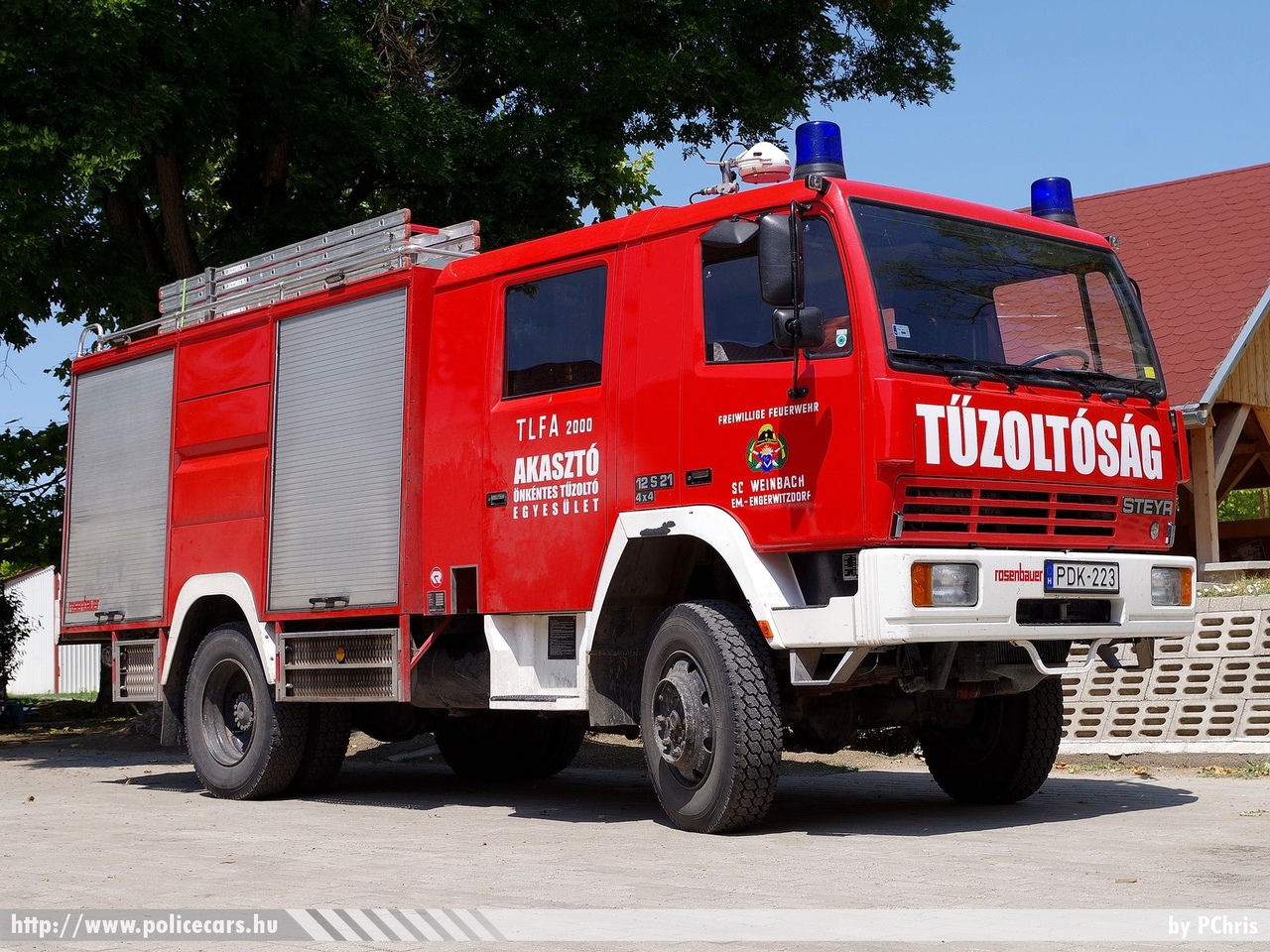 Steyr 12s21 4x4, Akasztó Község Önkéntes Tûzoltó Egyesülete, fotó: PChris
Keywords: tûzoltó tûzoltóautó tûzoltóság magyar Magyarország ÖTE hungarian Hungary fire firetruck PDK-223