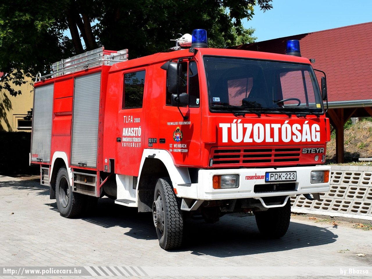 Steyr 12s21 4x4, Akasztó Község Önkéntes Tûzoltó Egyesülete, fotó: PChris
Keywords: tûzoltó tûzoltóautó tûzoltóság magyar Magyarország ÖTE hungarian Hungary fire firetruck PDK-223