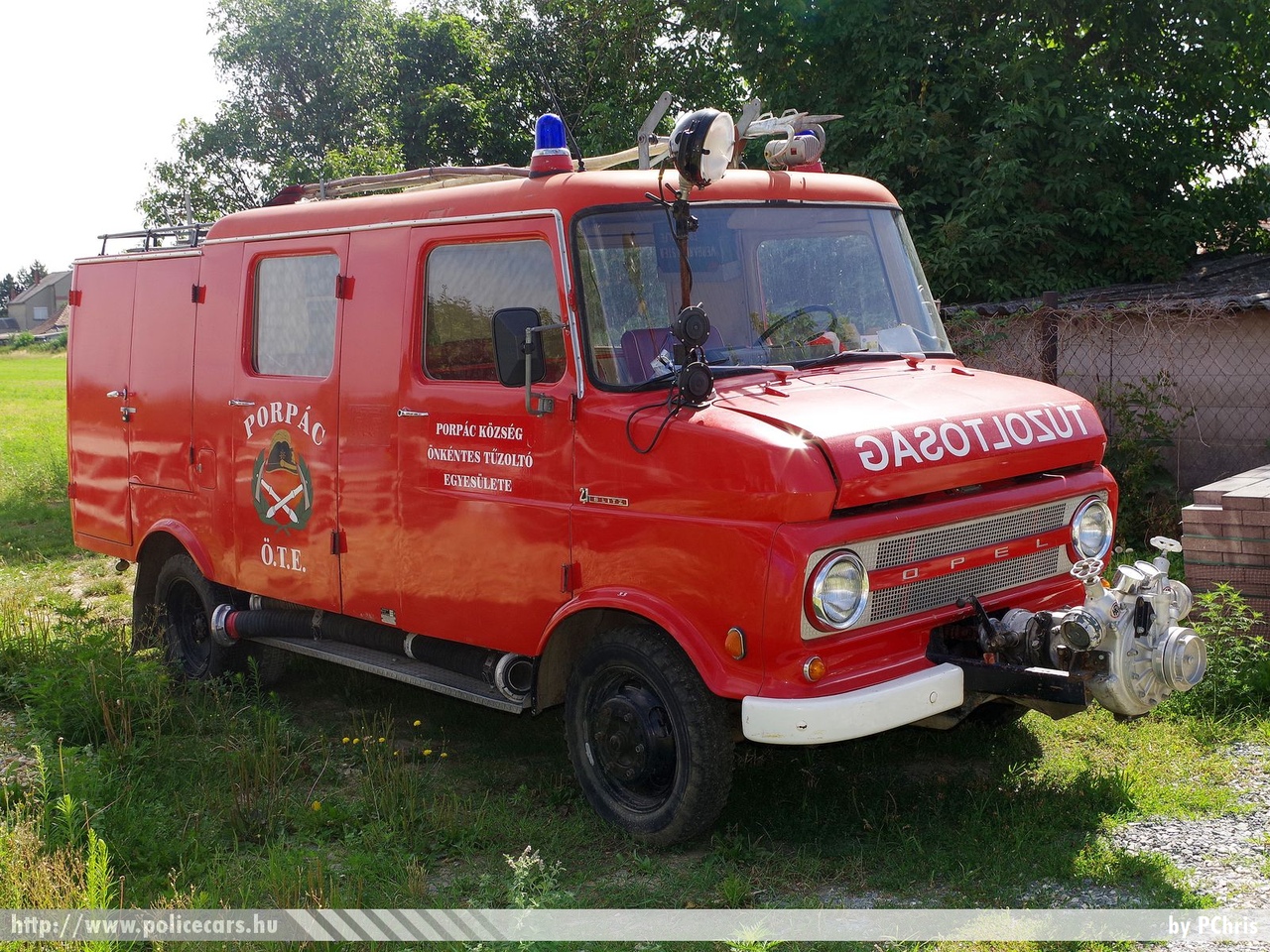 Opel Blitz, Porpác Község Önkéntes Tûzoltó Egyesülete, fotó: PChris
Keywords: tûzoltó tûzoltóautó tûzoltóság magyar Magyarország ÖTE hungarian Hungary fire firetruck IAF-771