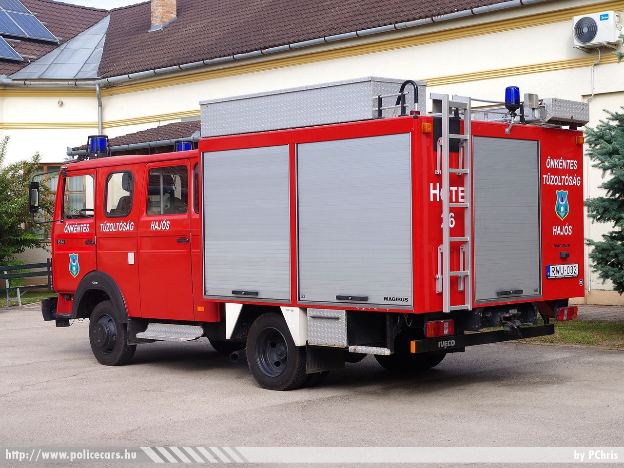 Iveco Magirus 75-14, Hajós Város Önkéntes Tûzoltó Egyesülete, fotó: PChris
Keywords: tûzoltó tûzoltóautó tûzoltóság magyar Magyarország ÖTE hungarian Hungary fire firetruck RWU-032