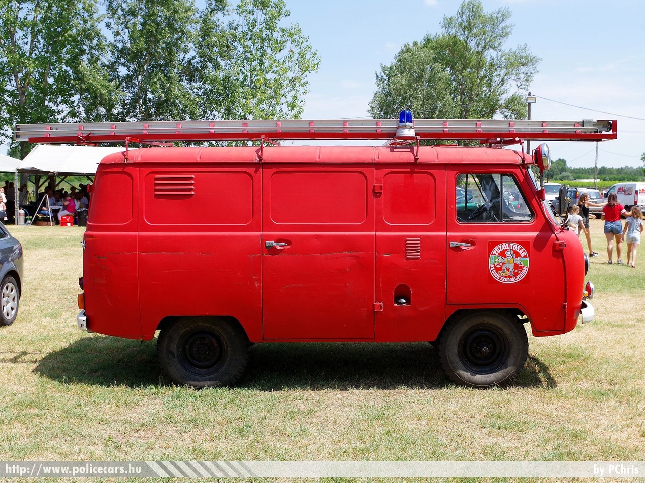 UAZ 452,  Önkéntes Tûzoltó Egyesület Tabdi, fotó: PChris
Keywords: tûzoltó tûzoltóautó tûzoltóság magyar Magyarország ÖTE hungarian Hungary fire firetruck ABH-649