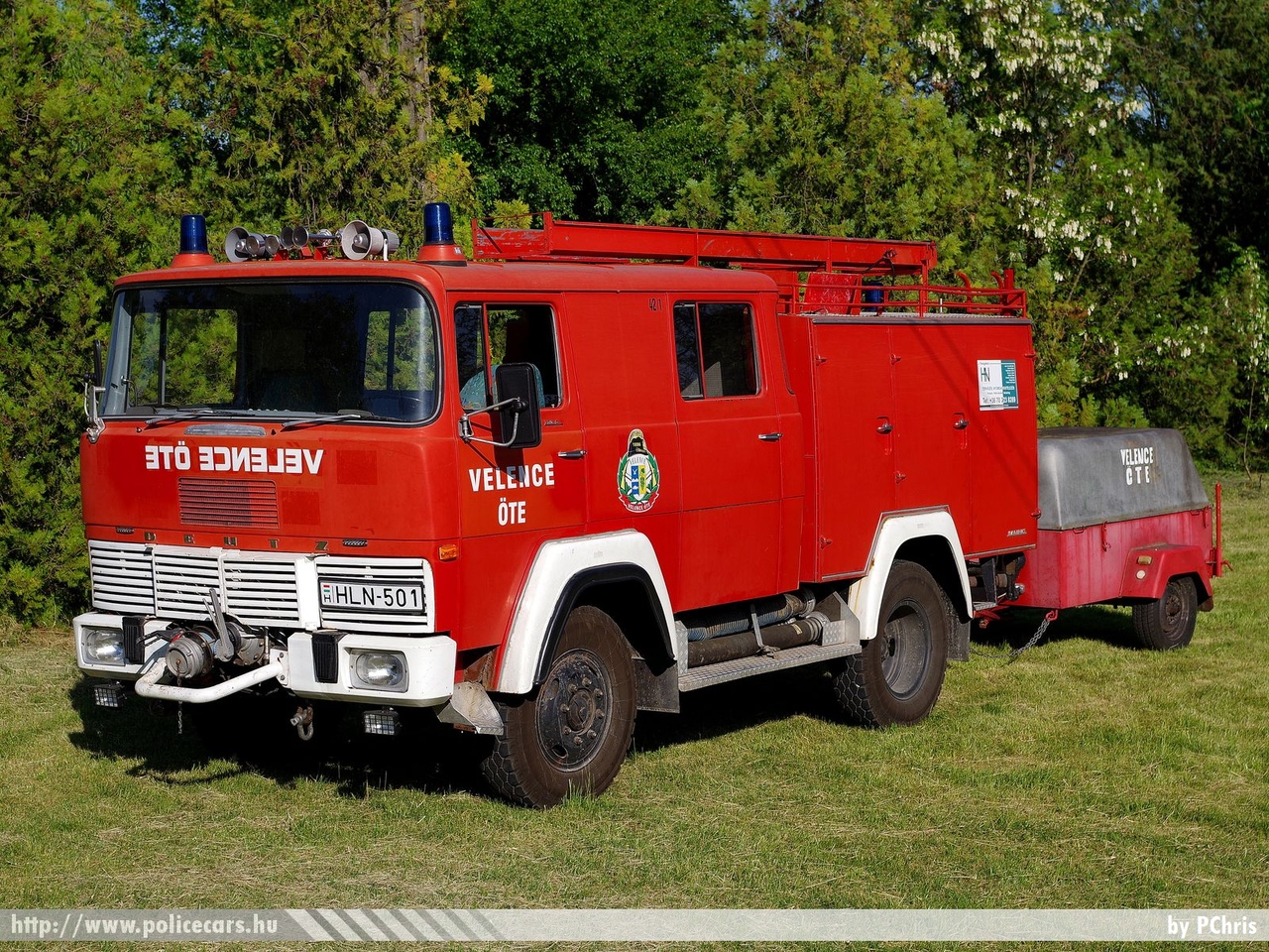 Magirus Deutz 110D7FA, Velence Város Önkéntes Tûzoltó Egyesülete, fotó: PChris
Keywords: tûzoltó tûzoltóautó tûzoltóság magyar Magyarország ÖTE hungarian Hungary fire firetruck HLN-501