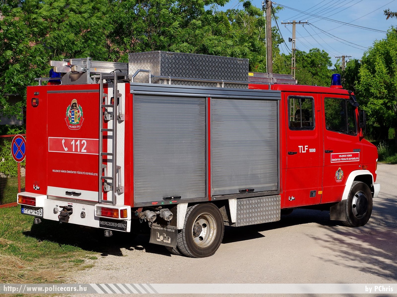 Mercedes 814D Lohr TLF 1000, Velence Város Önkéntes Tûzoltó Egyesülete, fotó: PChris
Keywords: tûzoltó tûzoltóautó tûzoltóság magyar Magyarország ÖTE hungarian Hungary fire firetruck PPD-465
