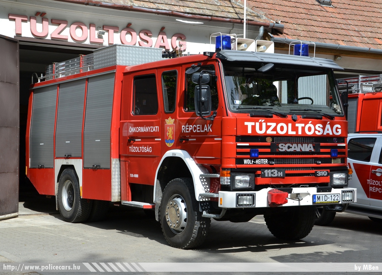 SCANIA 113H 310 Wolf-Reiter TLFA4000, Répcelaki Önkormányzati Tûzoltóparancsnokság, fotó: MBen
Keywords: tûzoltóautó tûzoltó ÖTP tûzoltóság magyar Magyarország fire firetruck Hungary hungarian MID-122