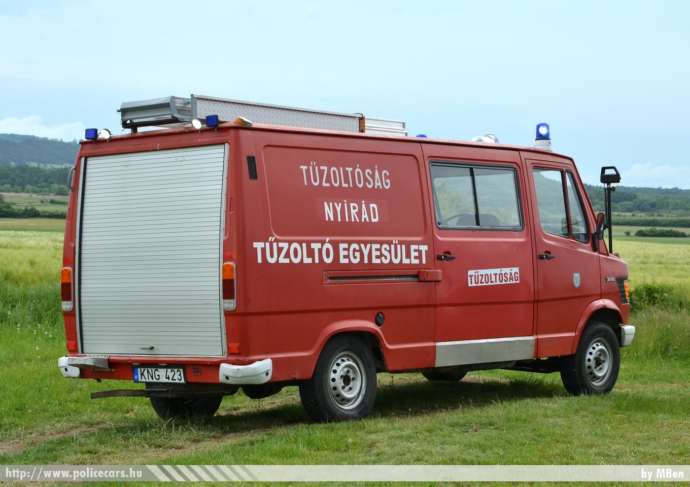 Mercedes-Benz 308, Nyirádi Önkéntes Tûzoltó Egyesület, fotó: MBen
Keywords: tûzoltó tûzoltóautó tûzoltóság magyar Magyarország ÖTE hungarian Hungary fire firetruck KNG-423