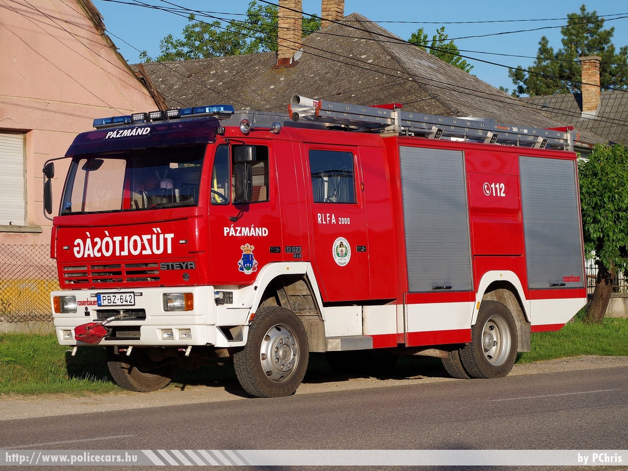 Steyr 13S23 4x4 RLFA 2000, Pázmándi Önkéntes Tûzoltó Egyesület, fotó: PChris
Keywords: tûzoltó tûzoltóautó tûzoltóság magyar Magyarország ÖTE hungarian Hungary fire firetruck PBZ-642