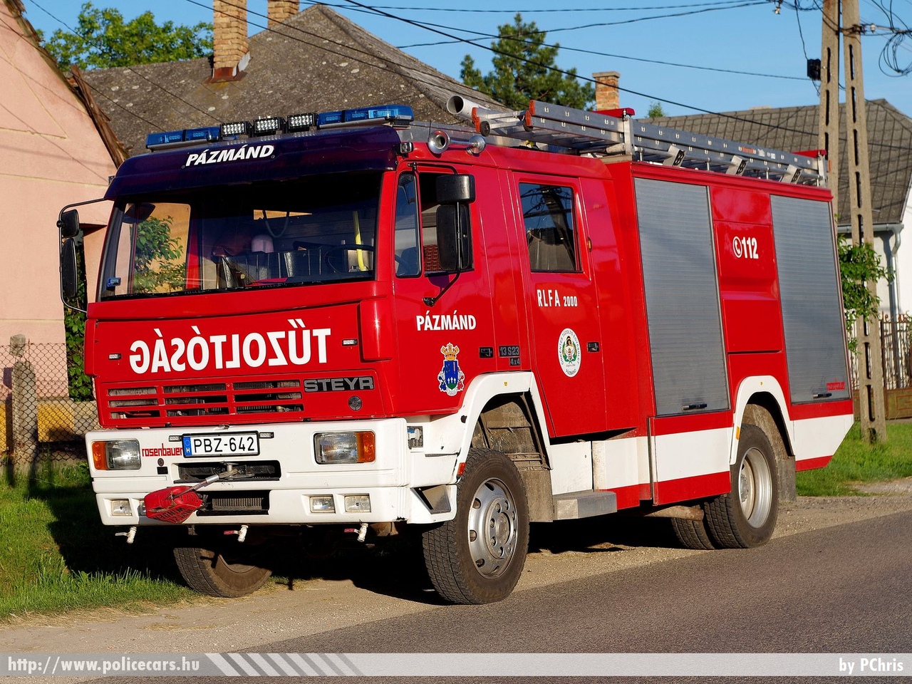 Steyr 13S23 4x4 RLFA 2000, Pázmándi Önkéntes Tûzoltó Egyesület, fotó: PChris
Keywords: tûzoltó tûzoltóautó tûzoltóság magyar Magyarország ÖTE hungarian Hungary fire firetruck PBZ-642