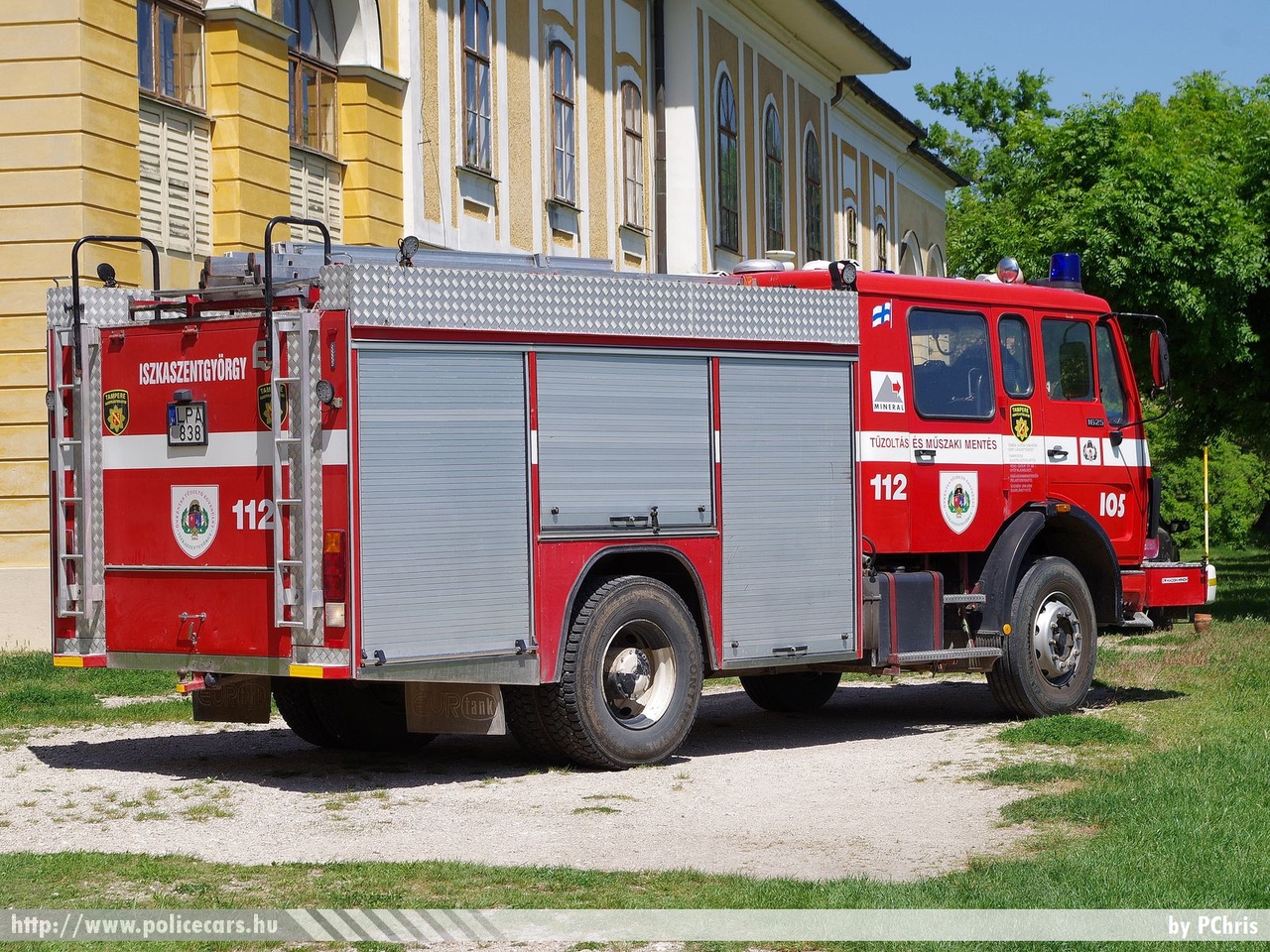 Mercedes-Benz 1625, Iszkaszentgyörgyi Önkéntes Tûzoltó Egyesület, fotó: PChris
Keywords: tûzoltó tûzoltóautó tûzoltóság magyar Magyarország ÖTE hungarian Hungary fire firetruck LPA-838