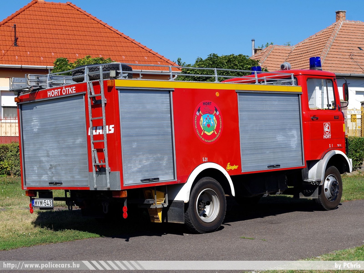 Mercedes-Benz LP 813 Ziegler TLF 8, Horti Önkéntes Tûzoltó és Katasztrófavédelmi Egyesület, fotó: PChris
Keywords: tûzoltó tûzoltóautó tûzoltóság magyar Magyarország ÖTE hungarian Hungary fire firetruck MYM-543