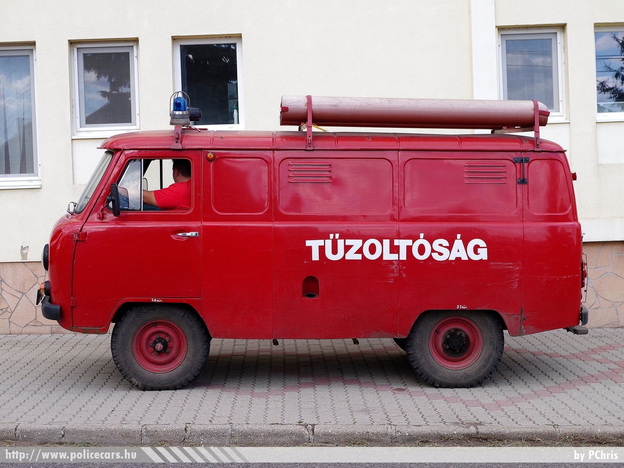 UAZ 452, Községi Önkéntes Tûzoltó Egyesület Markaz, fotó: PChris
Keywords: tûzoltó tûzoltóautó tûzoltóság magyar Magyarország ÖTE hungarian Hungary fire firetruck ANT-299