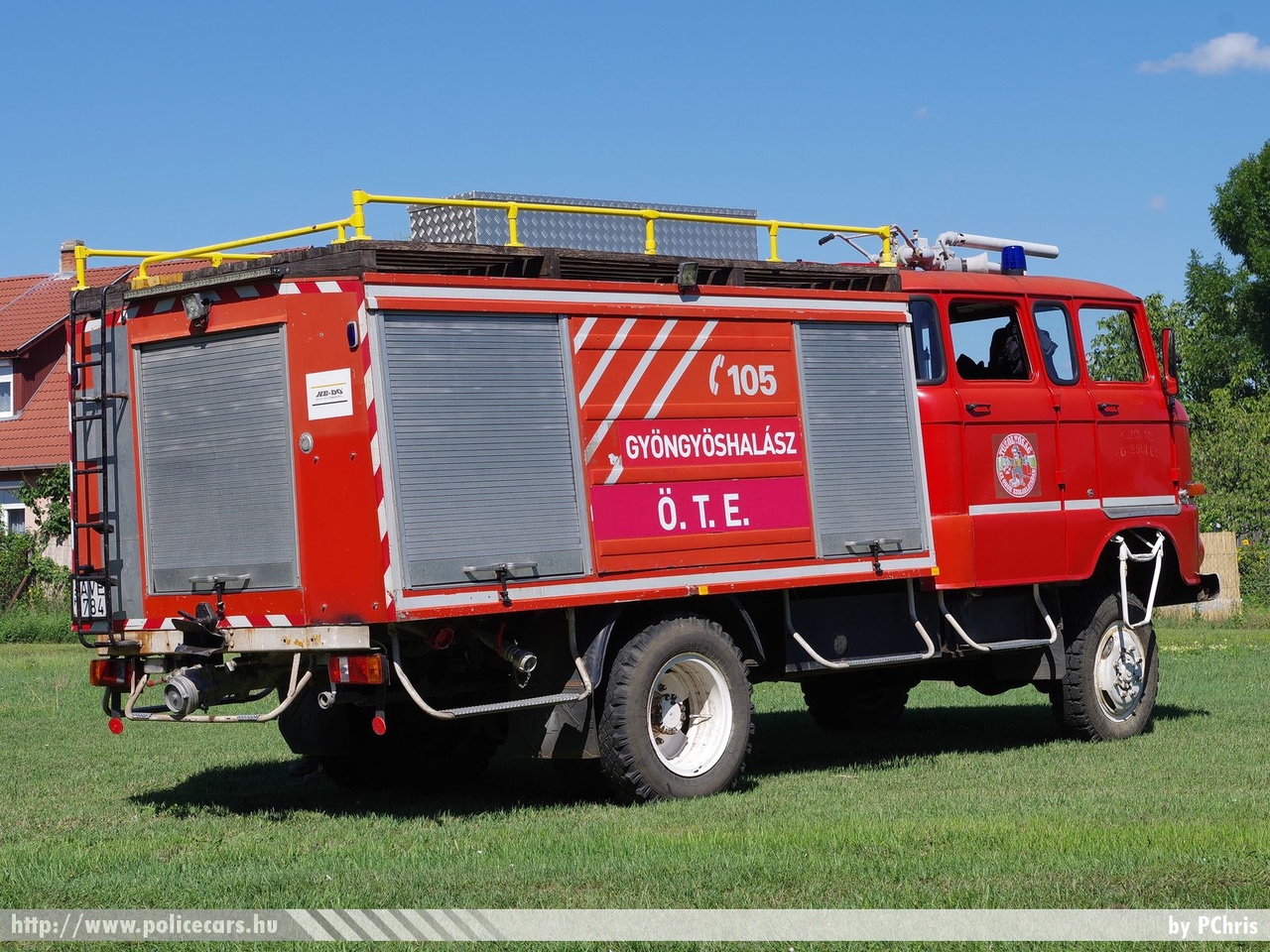 IFA W50LA, Gyöngyöshalász Községi Önkéntes Tûzoltó Egyesület, fotó: PChris
Keywords: tûzoltó tûzoltóautó tûzoltóság magyar Magyarország ÖTE hungarian Hungary fire firetruck AVE-784
