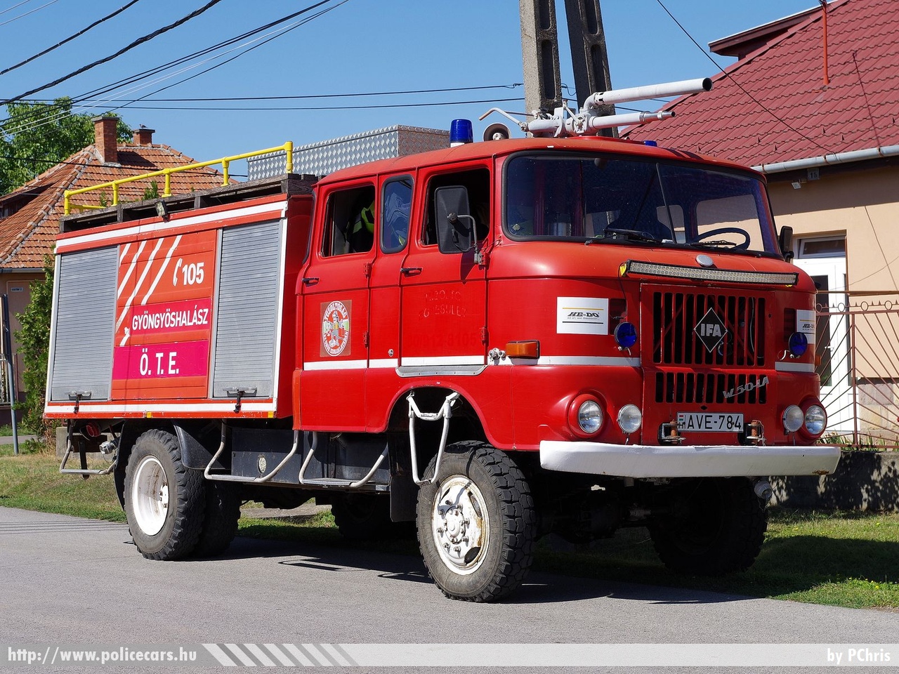 IFA W50LA, Gyöngyöshalász Községi Önkéntes Tûzoltó Egyesület, fotó: PChris
Keywords: tûzoltó tûzoltóautó tûzoltóság magyar Magyarország ÖTE hungarian Hungary fire firetruck AVE-784