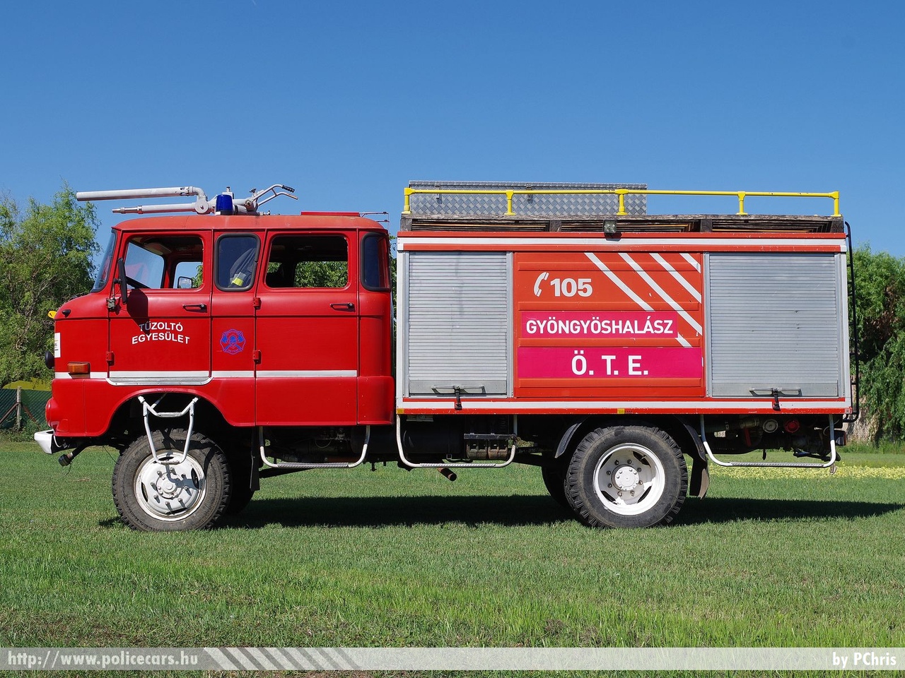IFA W50LA, Gyöngyöshalász Községi Önkéntes Tûzoltó Egyesület, fotó: PChris
Keywords: tûzoltó tûzoltóautó tûzoltóság magyar Magyarország ÖTE hungarian Hungary fire firetruck AVE-784