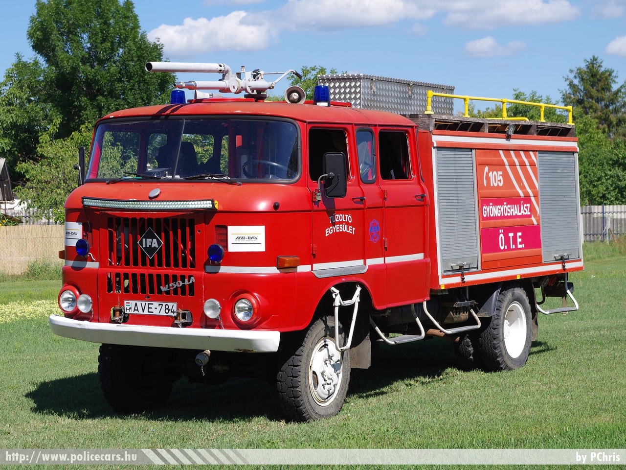IFA W50LA, Gyöngyöshalász Községi Önkéntes Tûzoltó Egyesület, fotó: PChris
Keywords: tûzoltó tûzoltóautó tûzoltóság magyar Magyarország ÖTE hungarian Hungary fire firetruck AVE-784