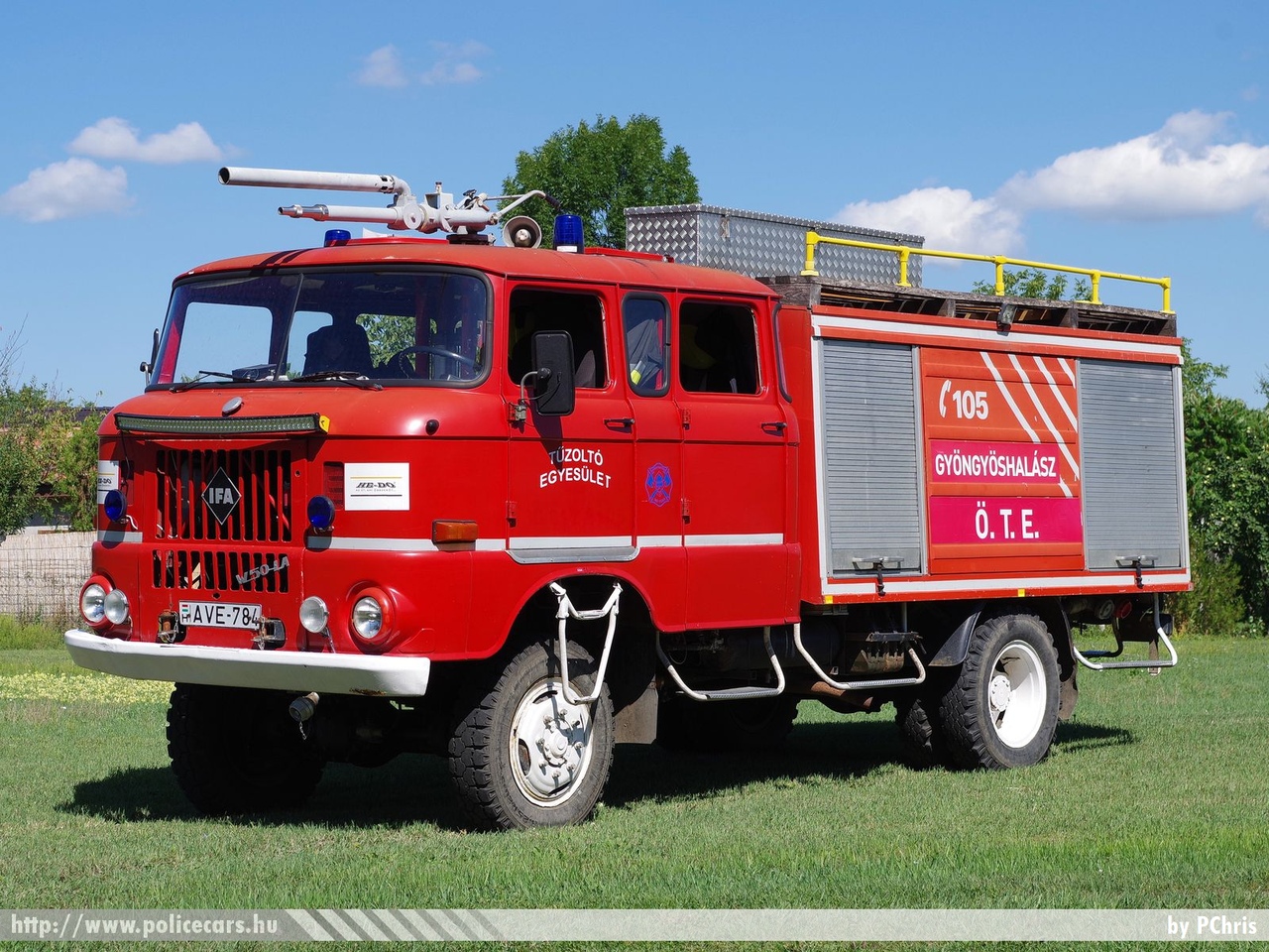 IFA W50LA, Gyöngyöshalász Községi Önkéntes Tûzoltó Egyesület, fotó: PChris
Keywords: tûzoltó tûzoltóautó tûzoltóság magyar Magyarország ÖTE hungarian Hungary fire firetruck AVE-784